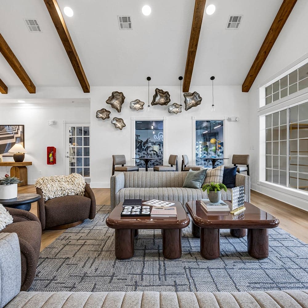 13-Clubroom-14-21-Oaks