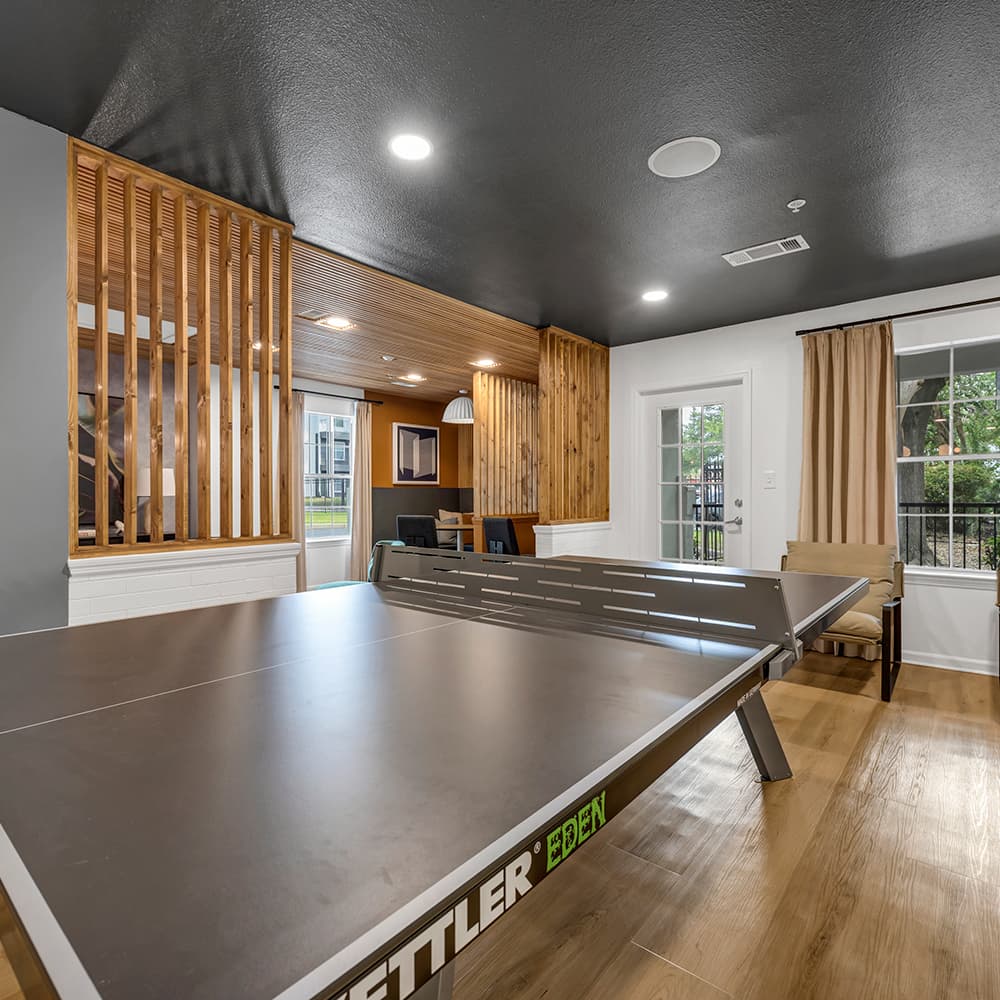 6-Clubroom-07-21-Oaks