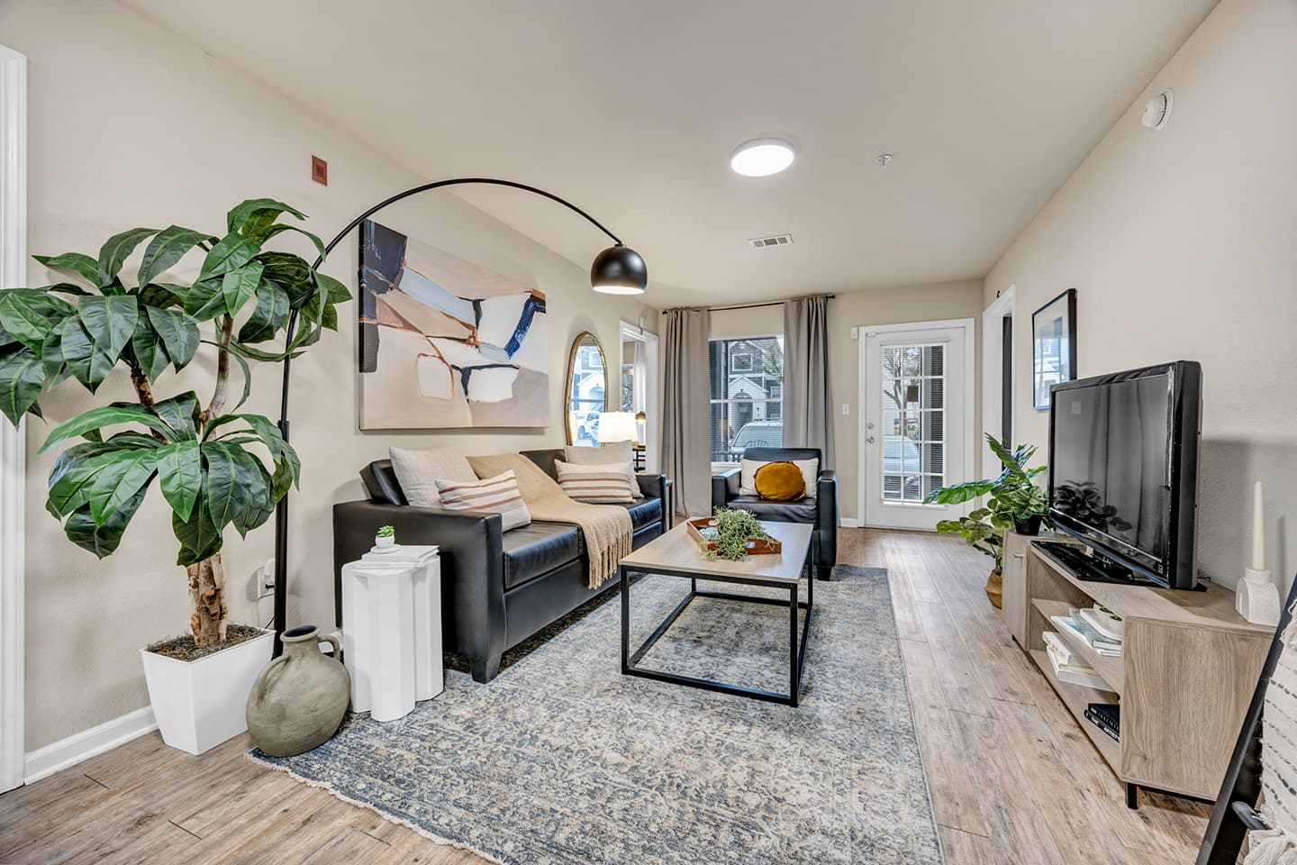 80-21-Oaks—Model—Living-Room-(1)